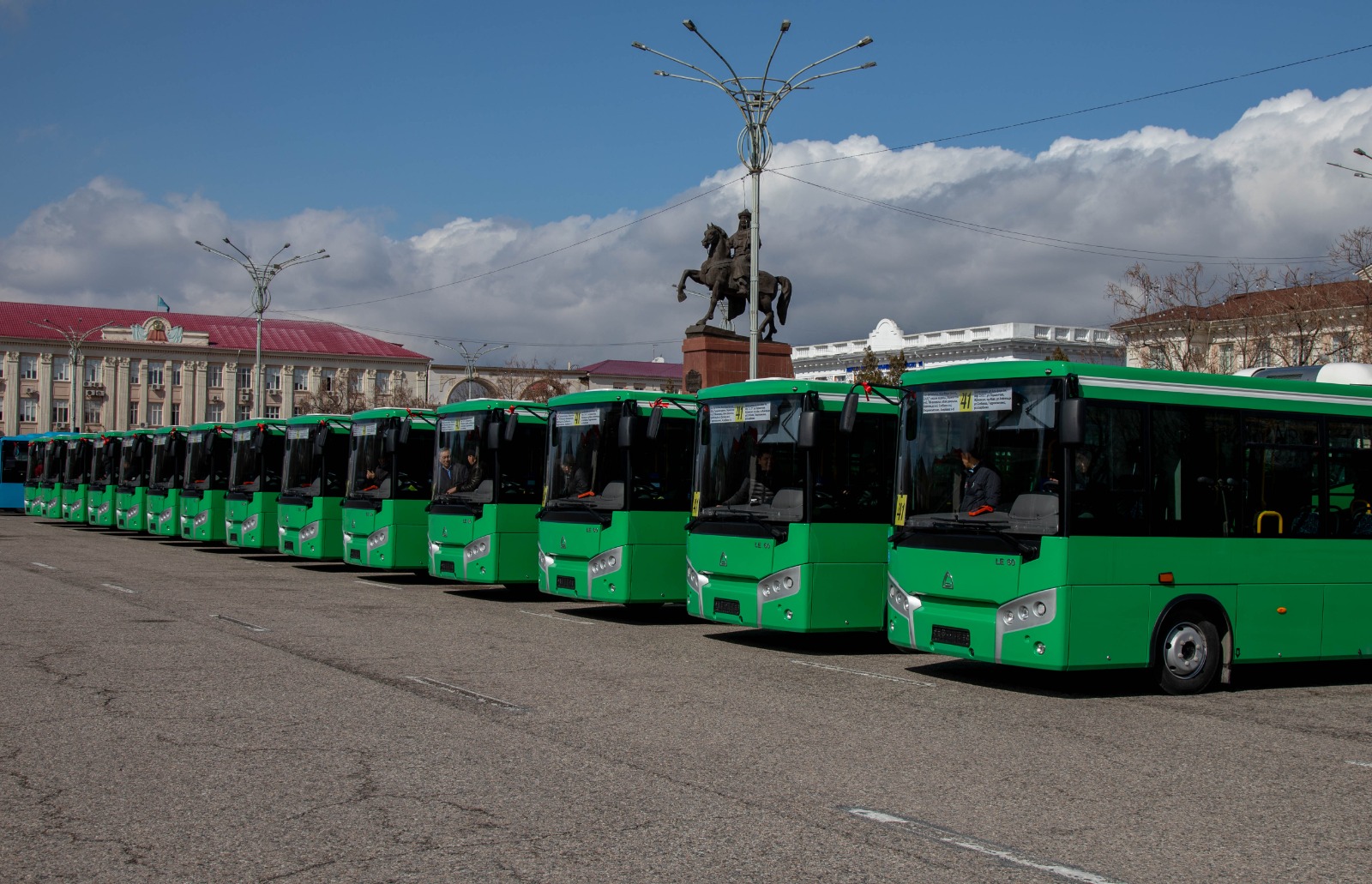 Тараз қаласына 24 жаңа автобус берілді