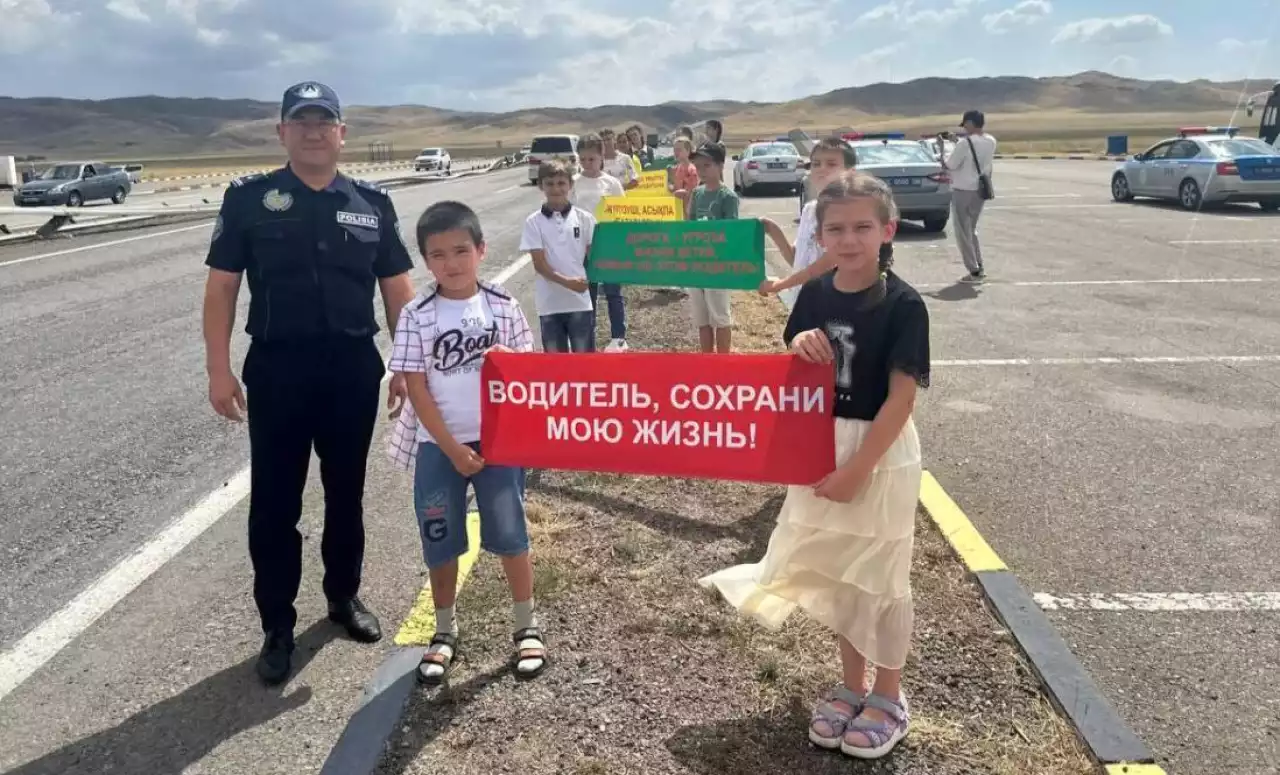 Жамбыл облысында өмірлік қиын жағдайға тап болған балалар көлік жүргізушілеріне хат жазды