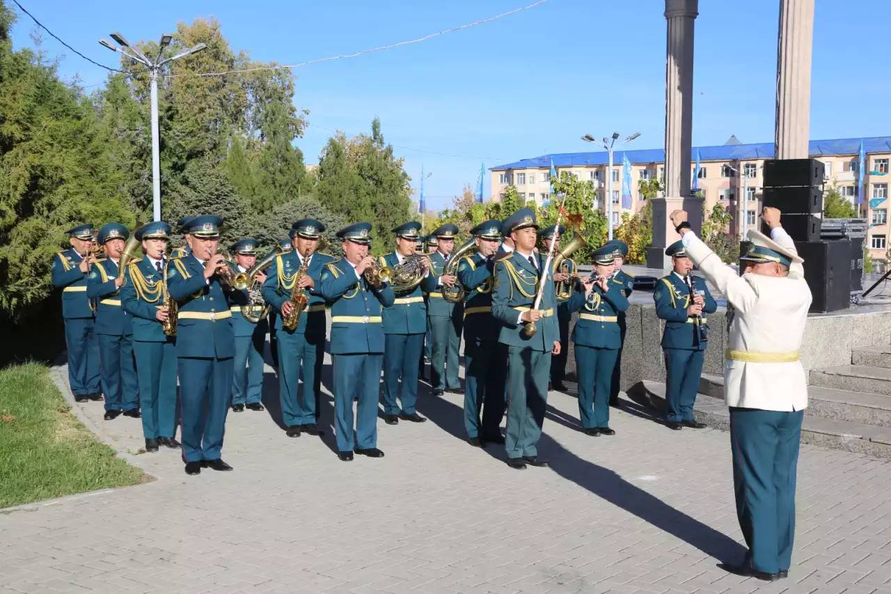 Рухты жаныған әскери оркестр