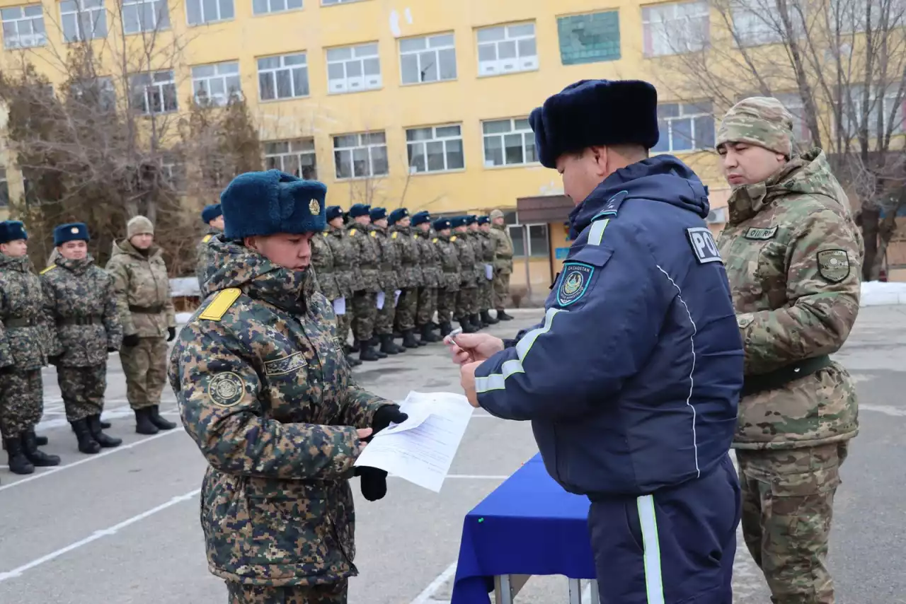 Таразда әскери қызметін өтеген сарбаздарды салтанатты түрде шығарып салды