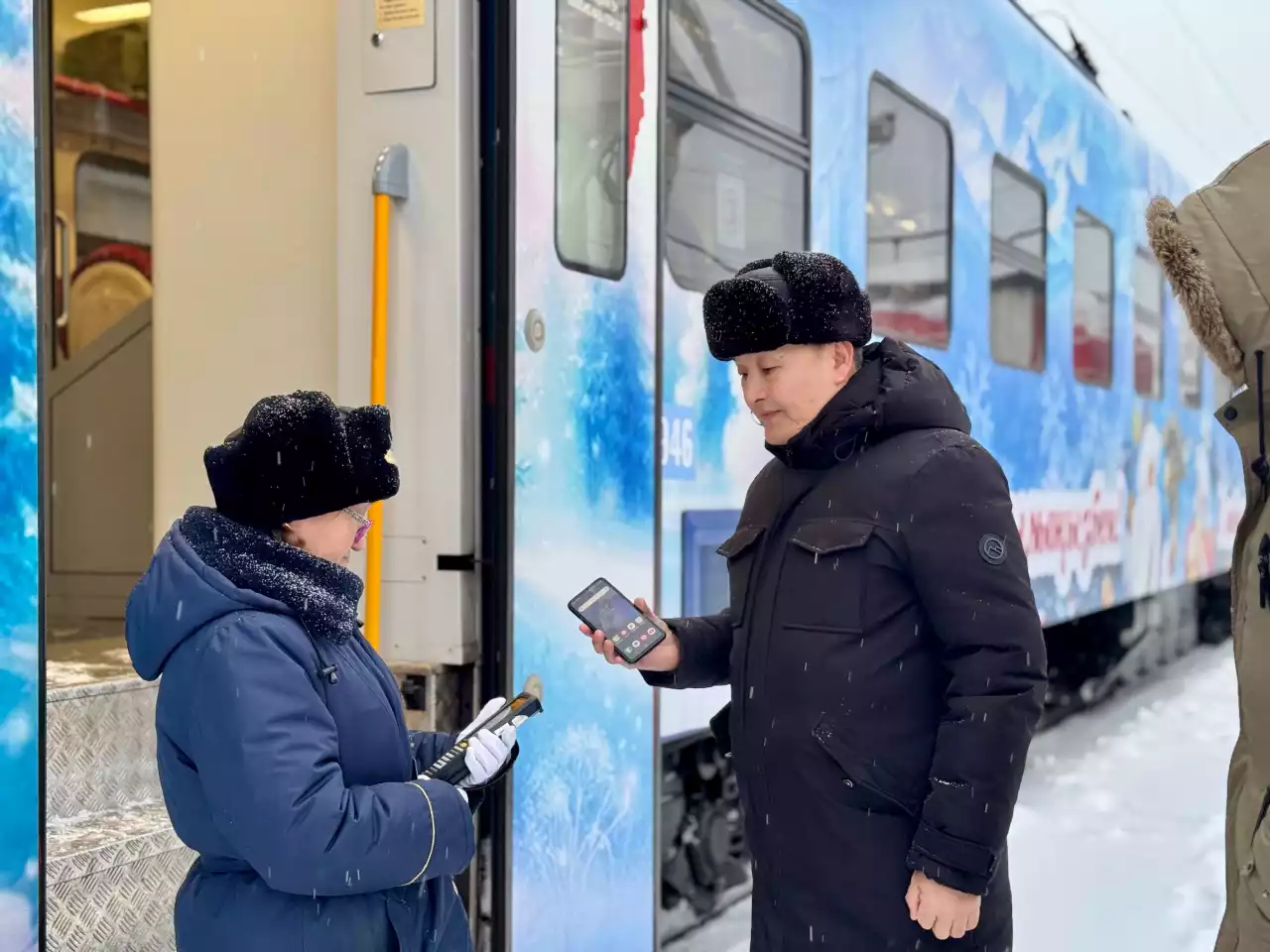 Елордада жаңа жылдық электропойыз жүре бастады