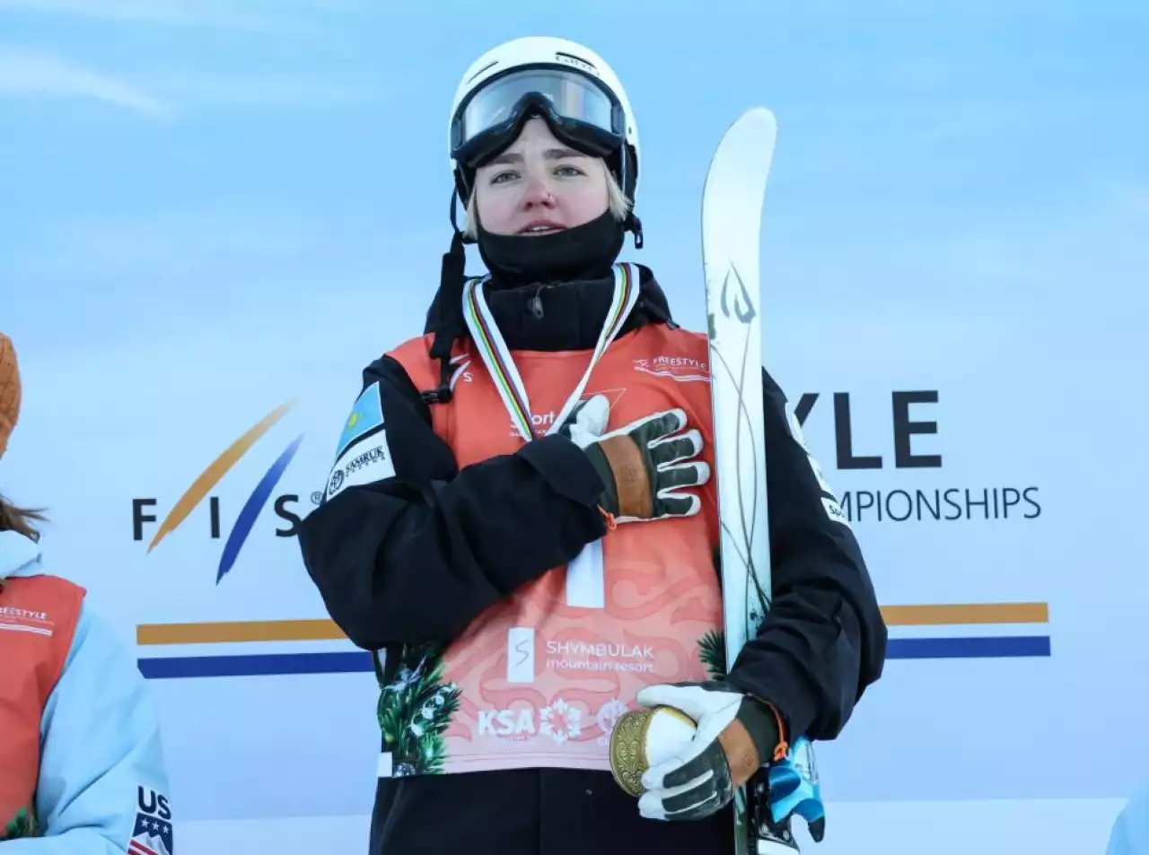 Анастасия Городко - параллель могулдан жасөспірімдер арасында әлем чемпионы