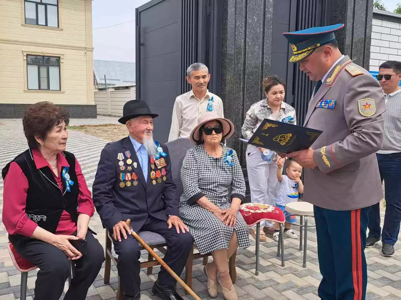 Қарт жауынгерлерге құрмет көрсетілді