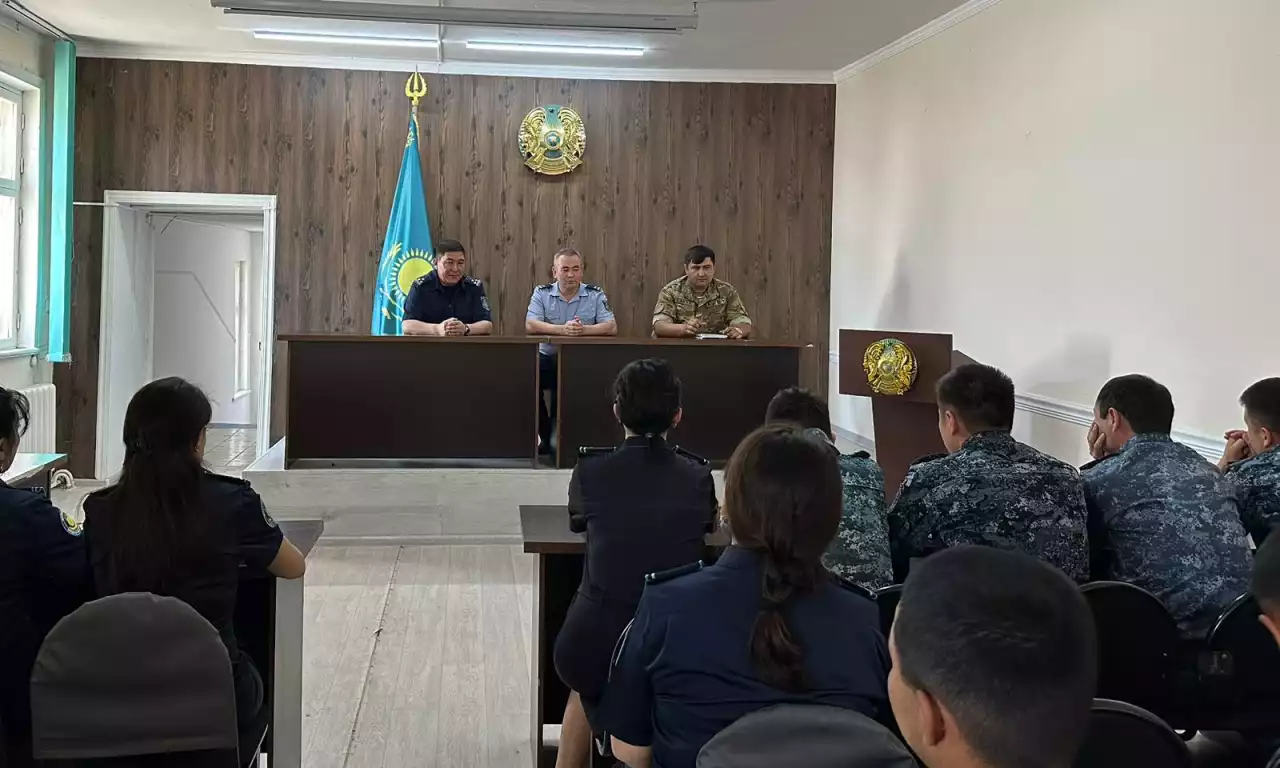 ҚАЖ мекемесінде сарбаздар мен тұрғынның ерлігіне құрмет көрсетілді