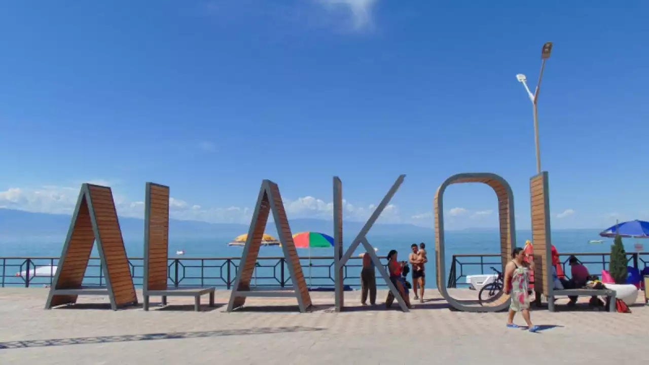 Президент Алакөлдегі туристік инфрақұрылымның әлсіздігіне Үкіметтің назарын аударды