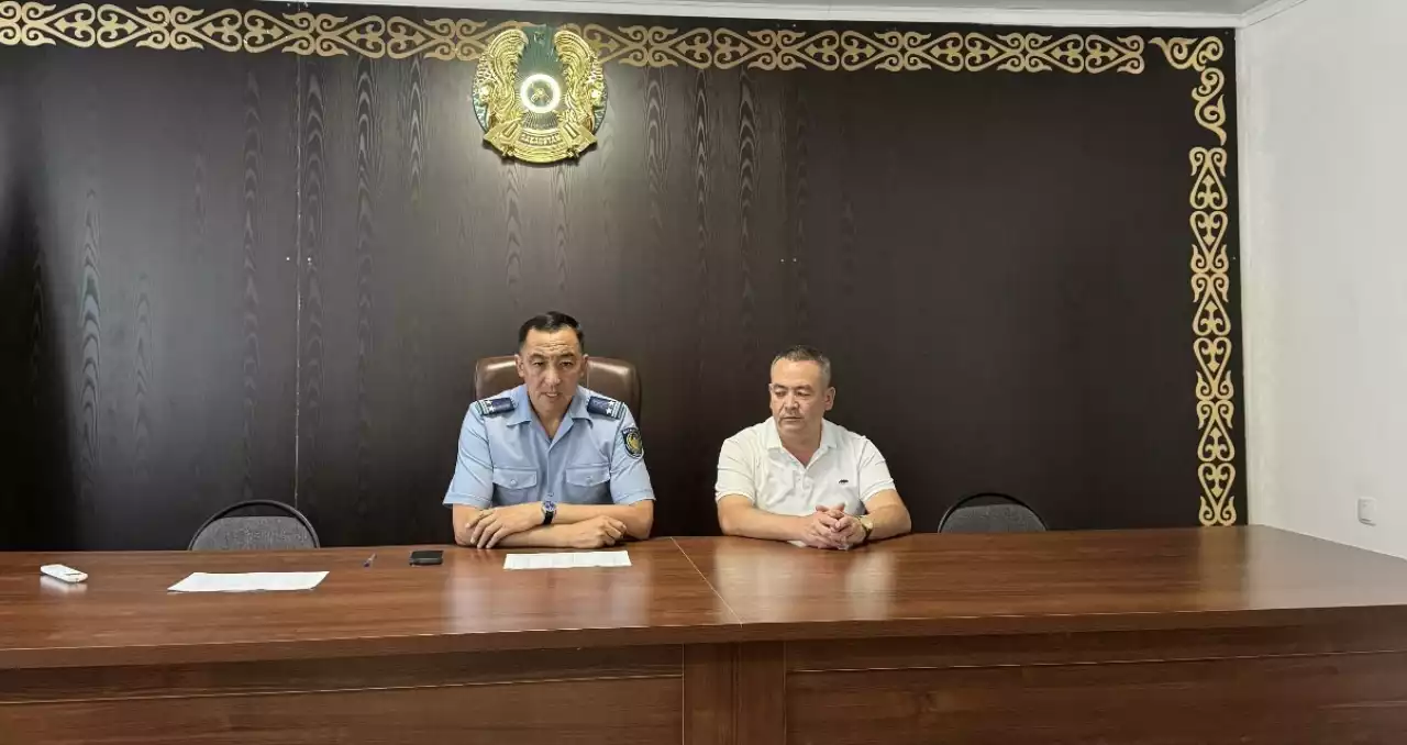 Болашақ құқық қорғаушылармен ашық сұхбат өтті