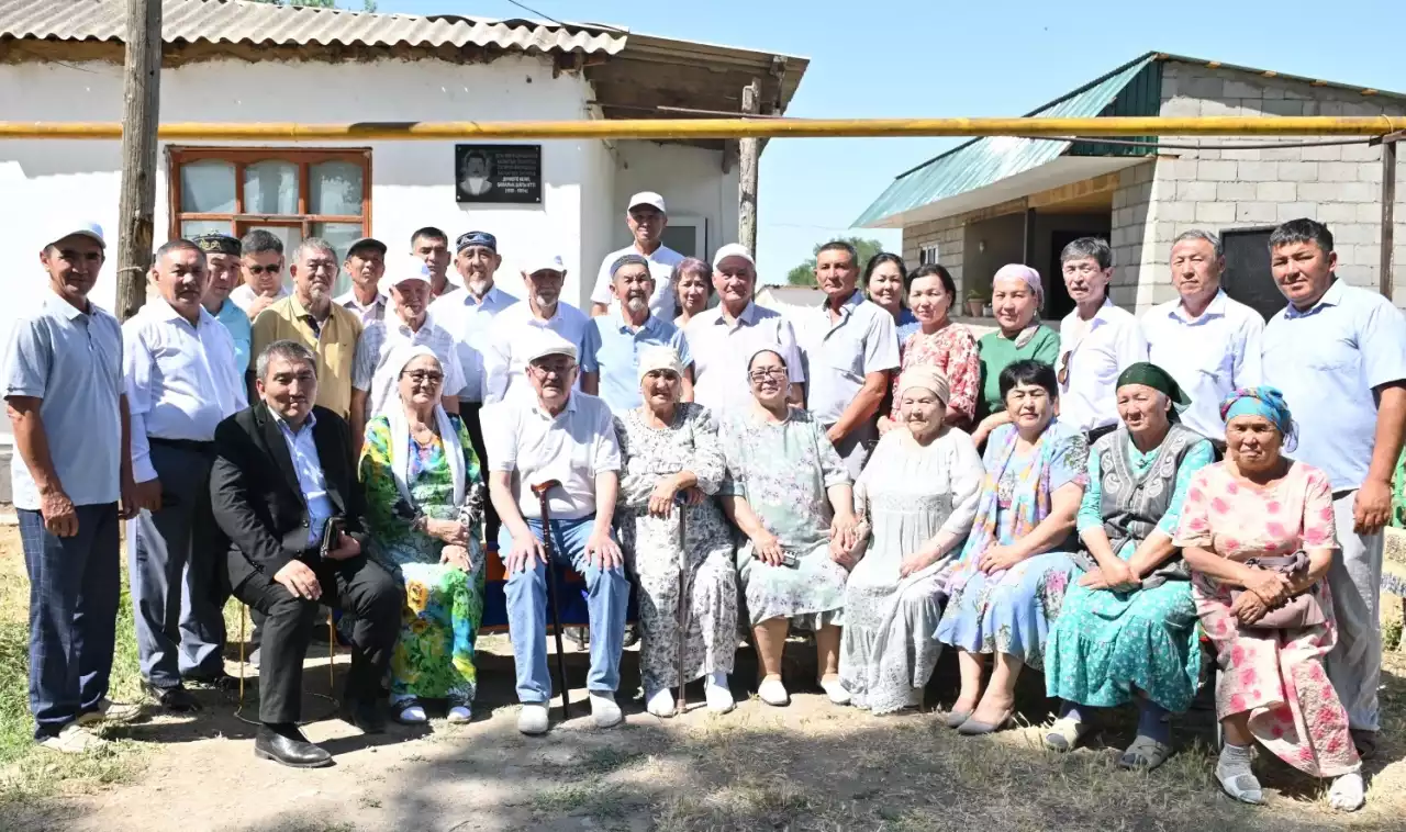 Парасат биігіндегі Басқарбек