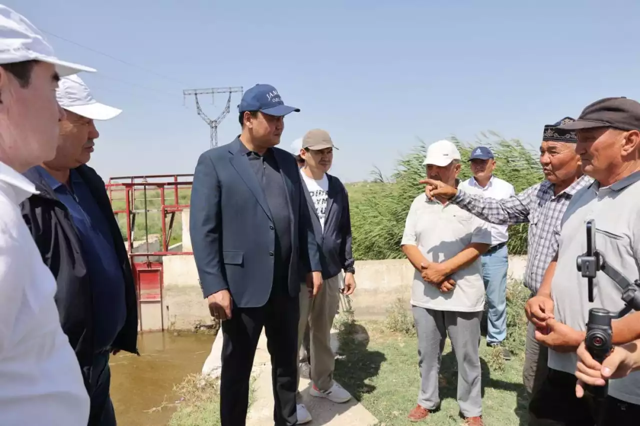 Ербол Қарашөкеев су нысандары мен егістік алқаптарды аралады