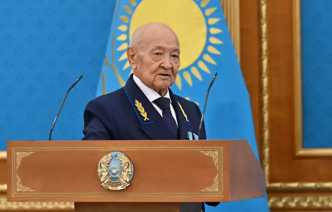 66 жылдық еңбек өтілі бар теміржолшы "Еңбек Ері" атанды