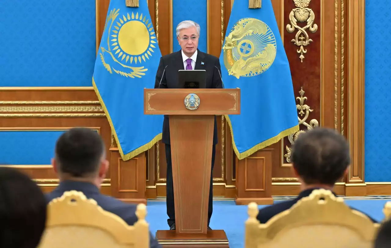 Президент алдағы Ұстаздар күнімен құттықтады