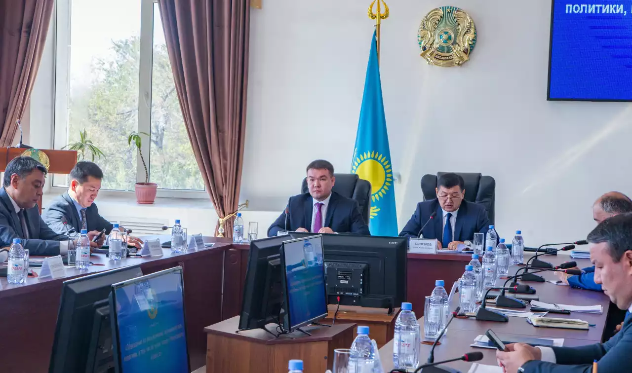 Салық саясаты түсіндірілді