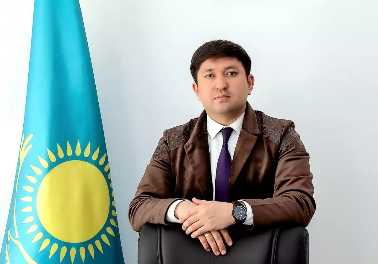 Алға ұмтылған жастарға ардың туы