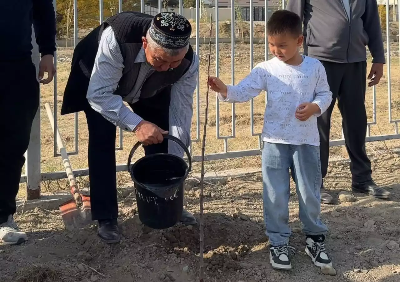 Оқушылар «Таза Қазақстан» акциясына үлес қосты