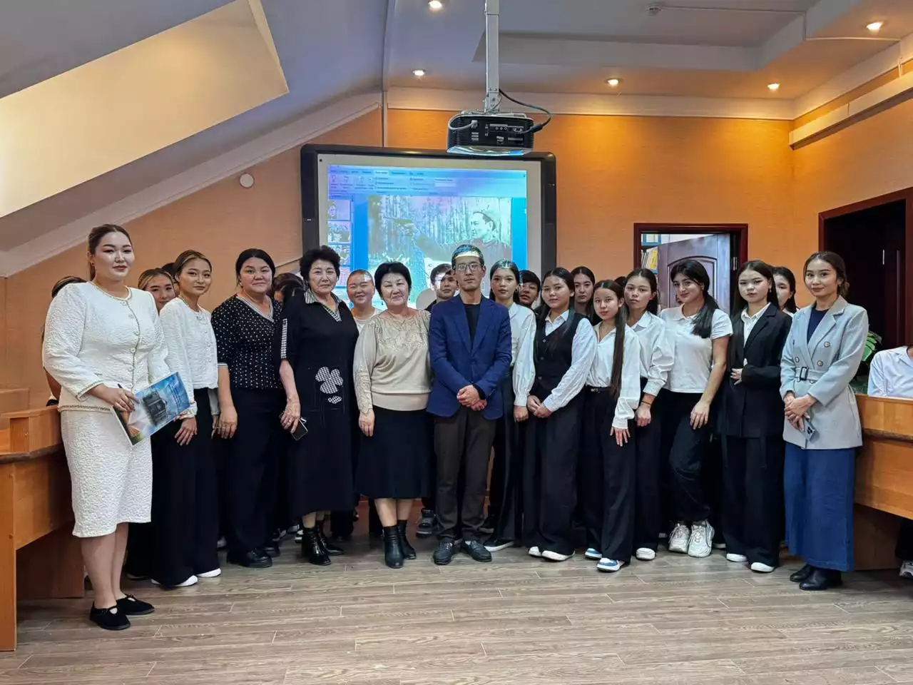 «Қайталанбас ұланғайыр ұлттық рухани мұра қалдырған бірегей қаламгер» оқырман конференциясы өтті