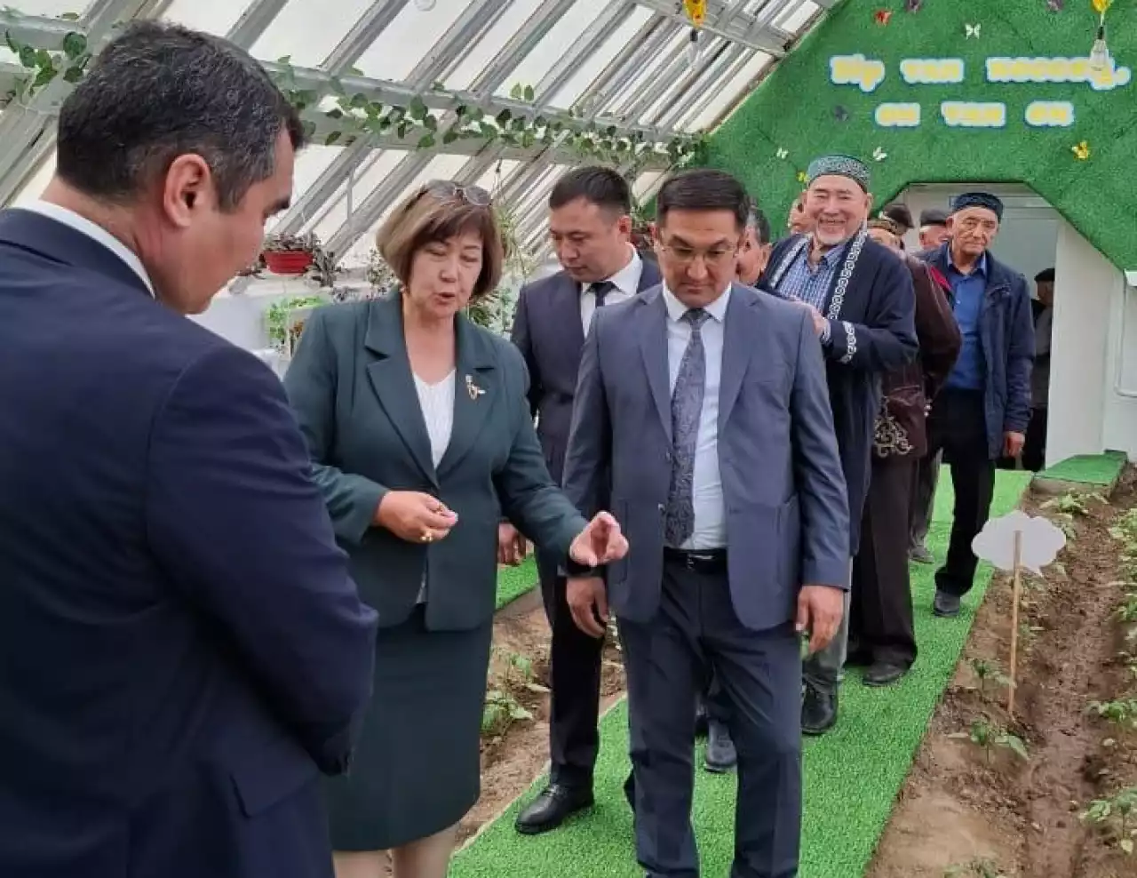 Жаңатастағы мектепте жылыжай ашылды