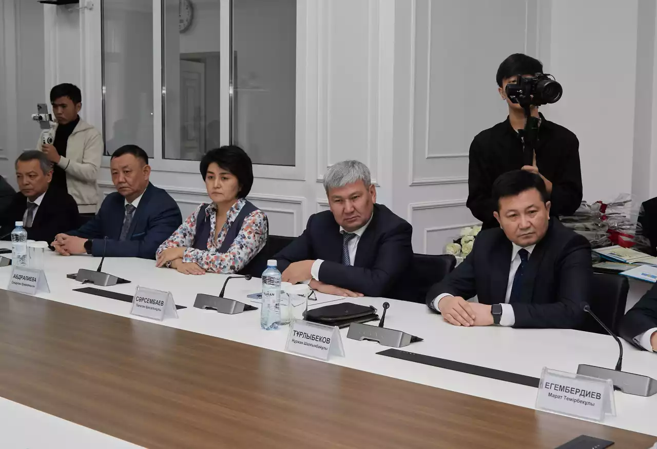 Сала қызметкерлеріне құрмет көрсетілді