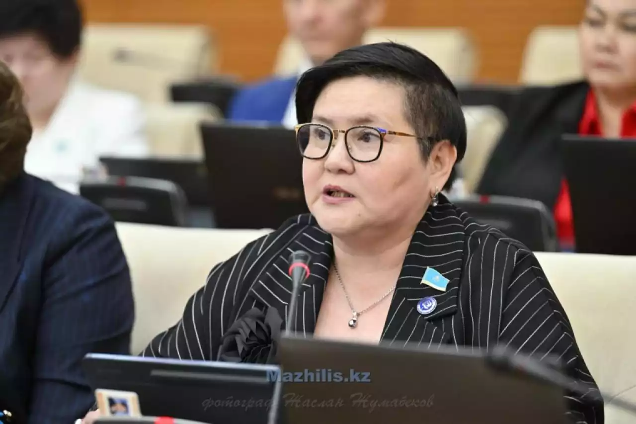 Қазақстанда әйелдердің жұмыс күнін қысқарту ұсынылды