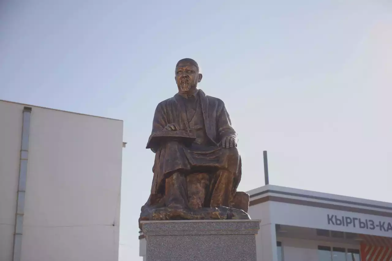 Қырғызстанда Абай Құнанбаевқа арналған көше, ескерткіш және музей ашылды