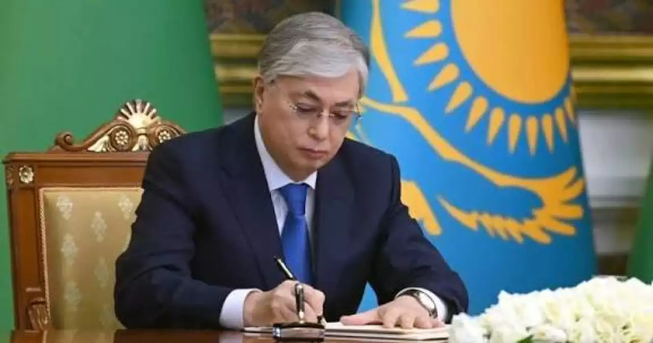 Мемлекет басшысы кейбір заңнамалық актілерге өзгерістер мен толықтырулар енгізу туралы заңға қол қойды