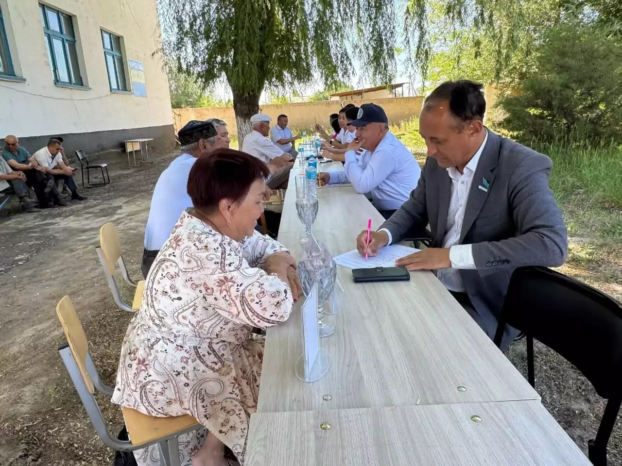 Халықтың талап-тілегі жерде қалмайды