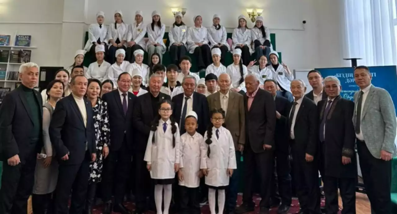 «Біздің сүйікті дәрігер» атты салтанатты құрмет кеші өтті