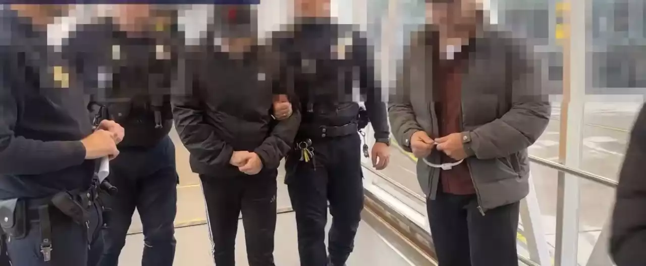 Банктің 55 млн теңгесін жымқырған күдікті Швециядан елге жеткізілді