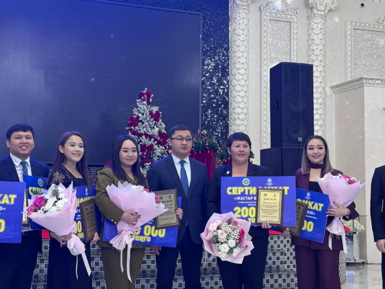 Үздіктер марапатталды