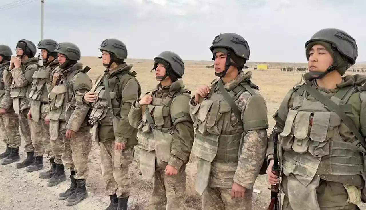 Жас жауынгерлер әскери өмірге бейімделуде