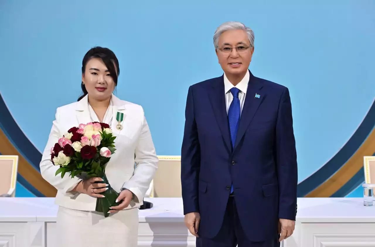 Президент Ұлттық құрылтай жұмысына белсенді қатысқан азаматтарды мемлекеттік наградамен марапаттады