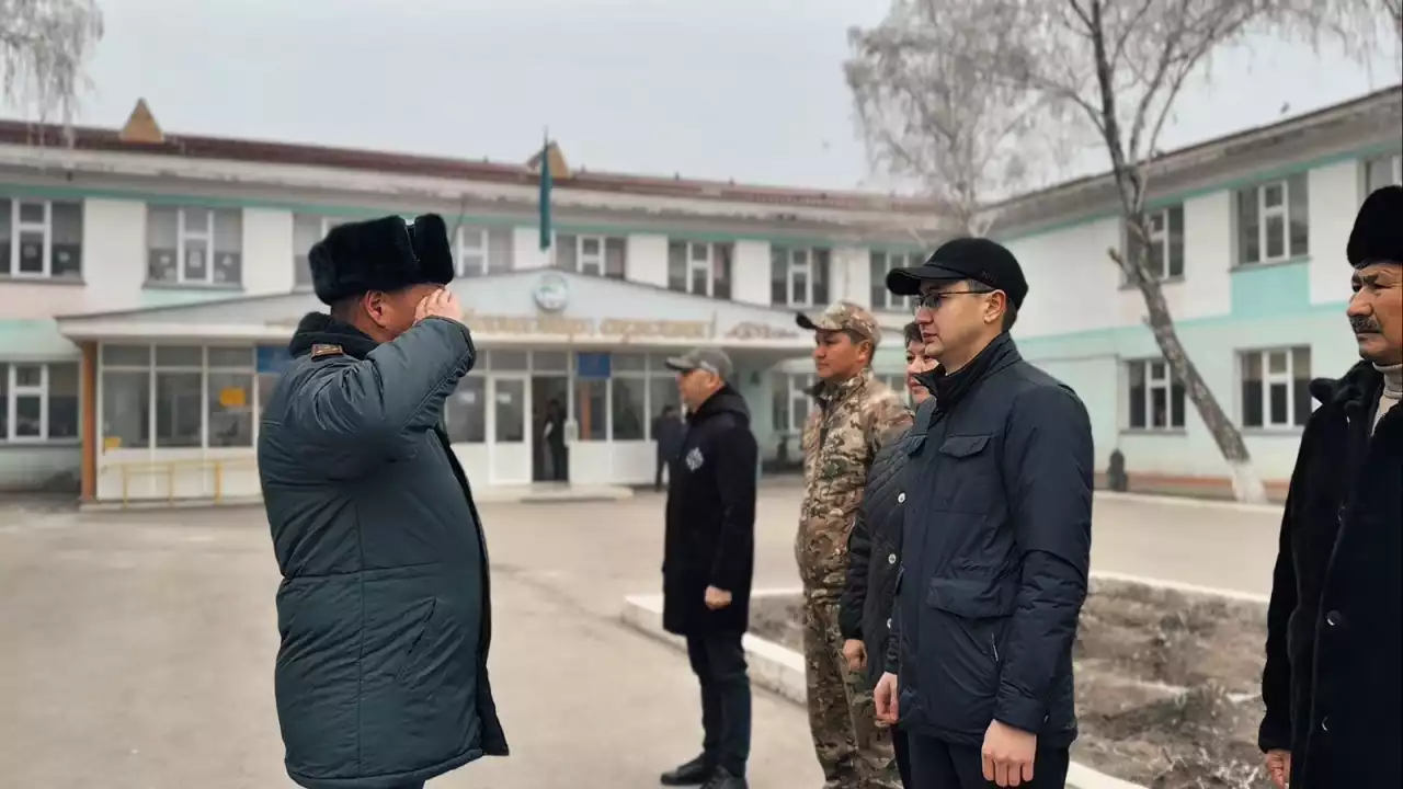 Өрендер шекара тынысымен танысты