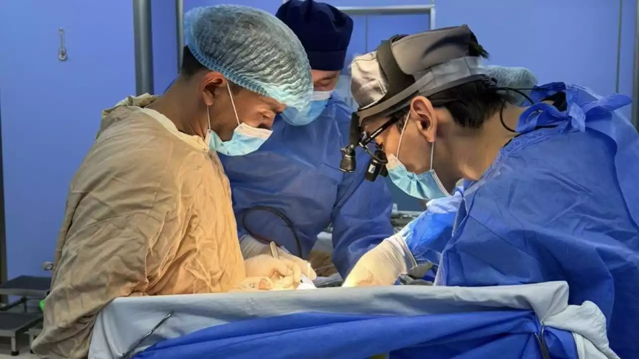 Қазақстанда алғаш рет: Ұлттық хирургия ғылыми орталығы бірегей операцияларды іске асырды