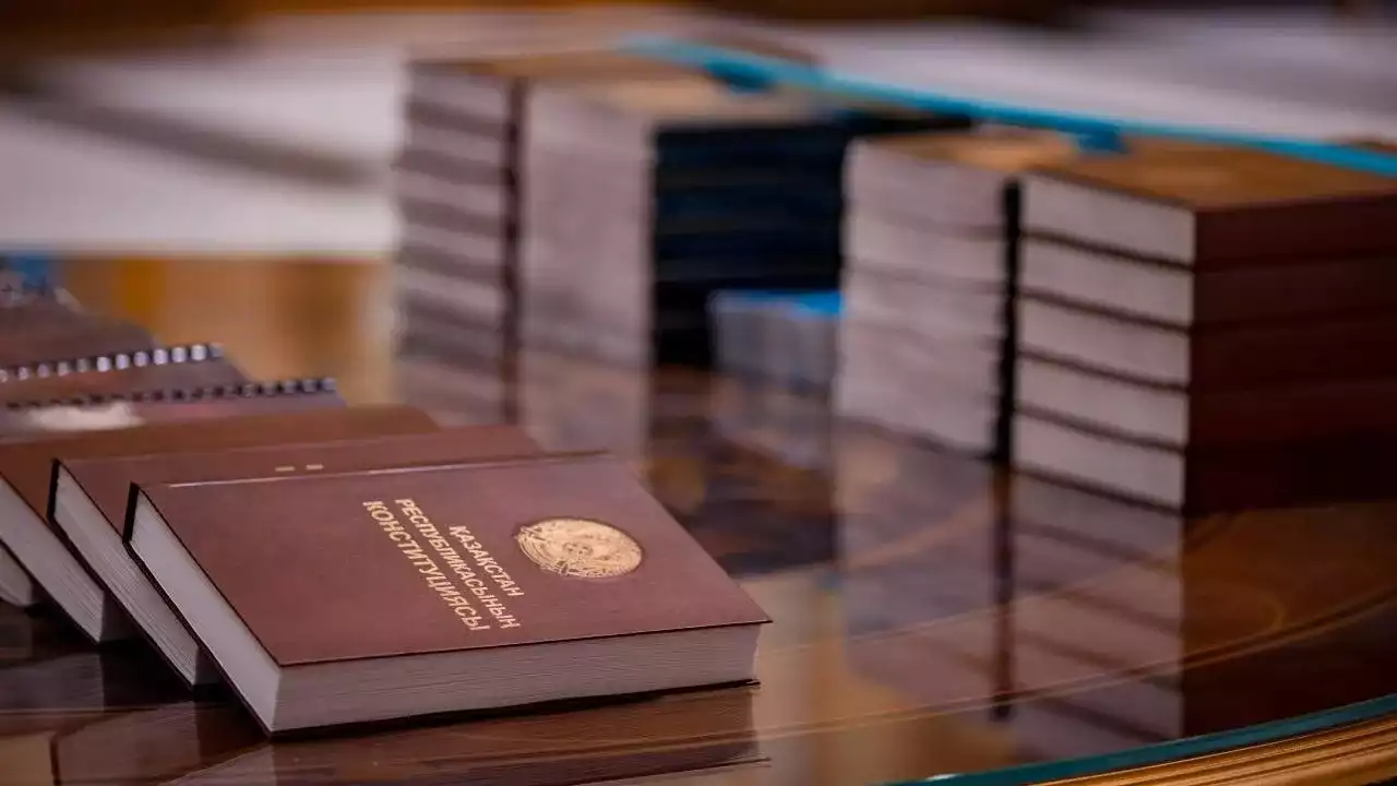 Конституцияға қатысты жалған ақпарат таратқандарға Үкімет қатаң шара қолданбақ