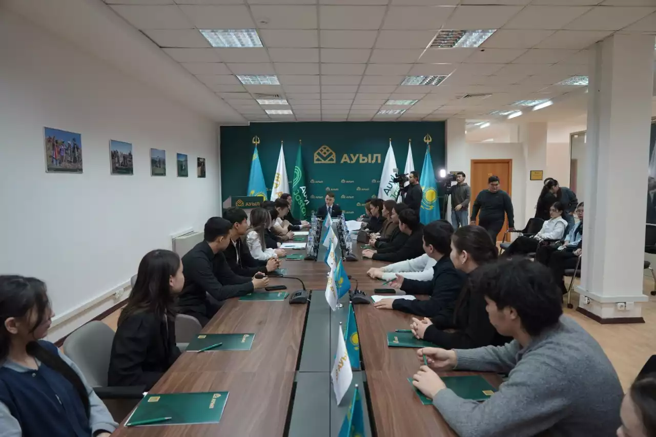 Жаңа Конституция жобасы елордалық жастар арасында талқыланды