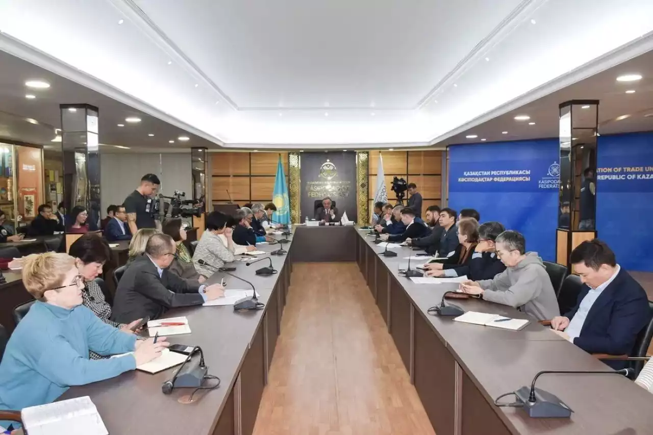 Жаңа Конституция — Кәсіподақтар федерациясы отандастарға үндеу жасады