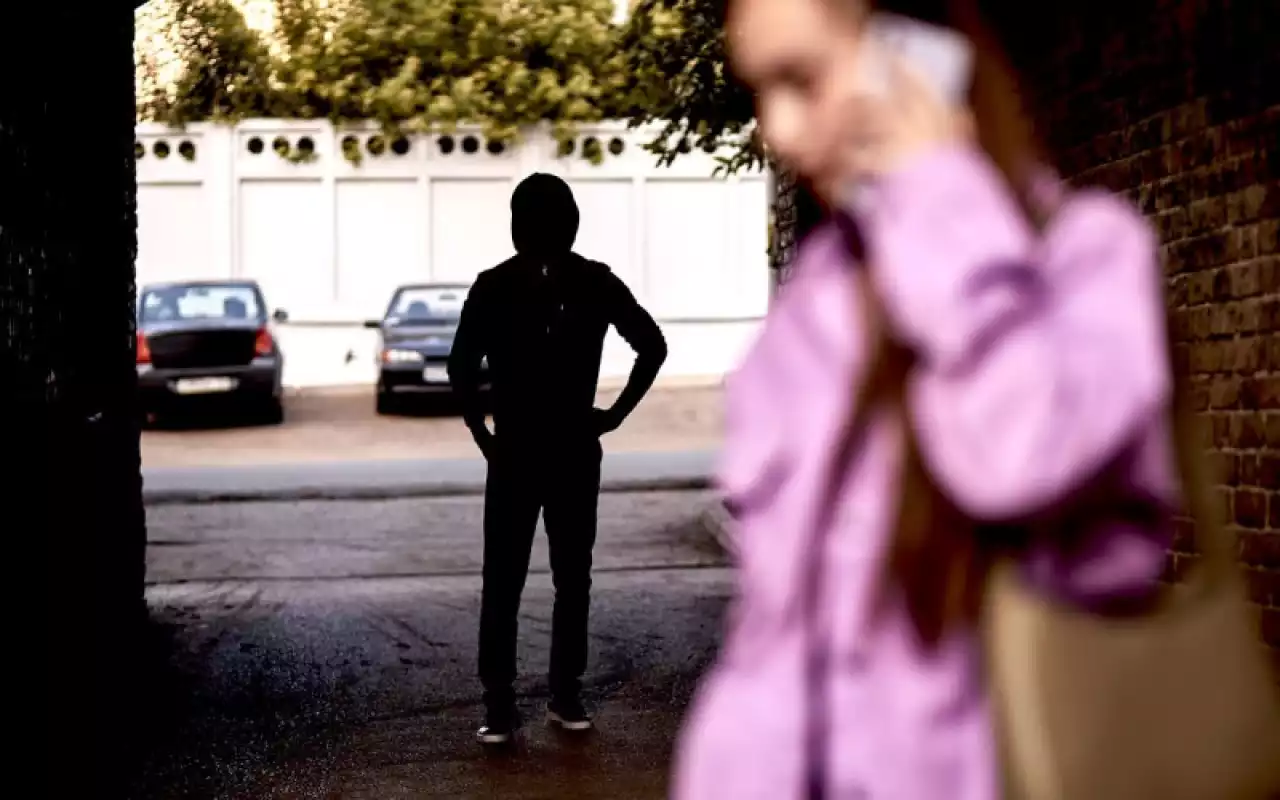 Алты ай аңдыған: Астанада сталкерге үкім шықты