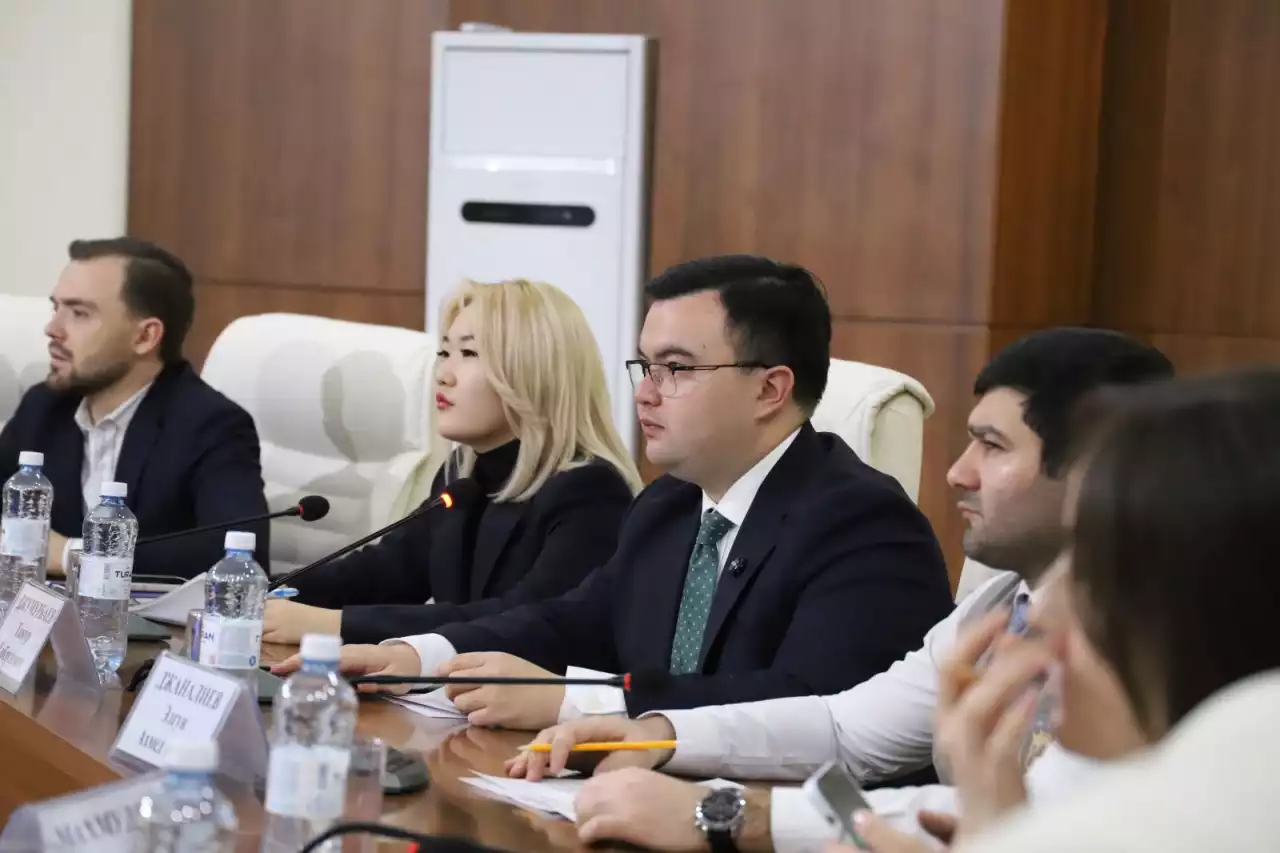 «Ассамблея жастары» РҚБ жаңа Конституция жобасын бірауыздан қолдады