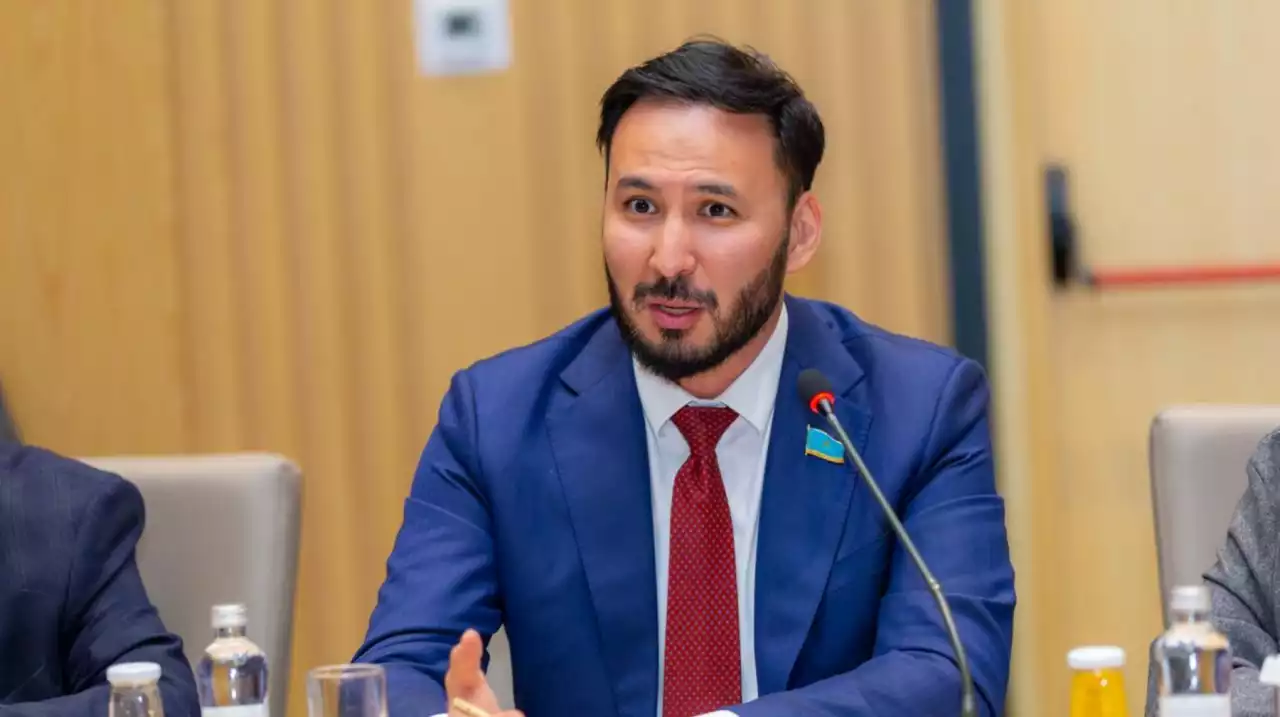 Жаңа Конституция мемлекеттің дербес таңдауын және кемелдігін айғақтайды – Айдарбек Қожаназаров