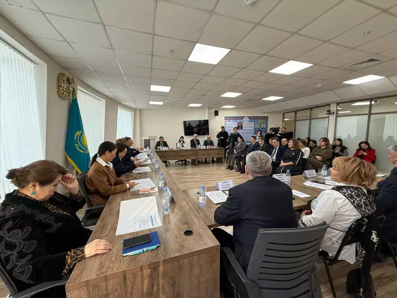 Парламентаризм институты  жаңа конституция жобасын қолдады