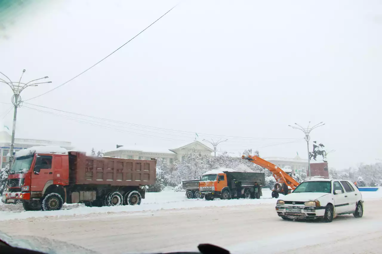 Қалың қар қозғалысты қиындатты