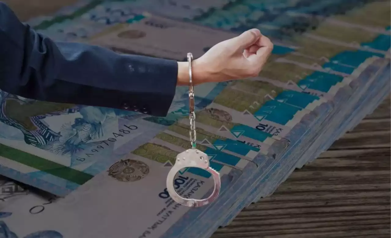 Таразда Facebook-тегі жазбаларды жою үшін қорқытып ақша талап еткен үш адам сотталды