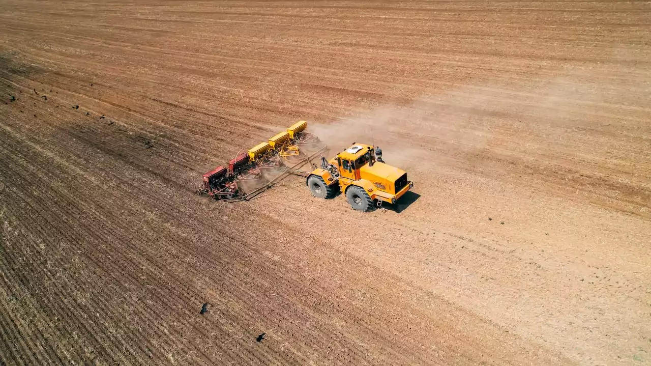 Жамбылда көктемгі егіске 10 мыңнан астам техника сақадай сай