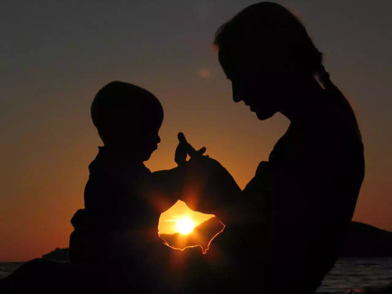 Аналарға заң көмегі көрсетілді