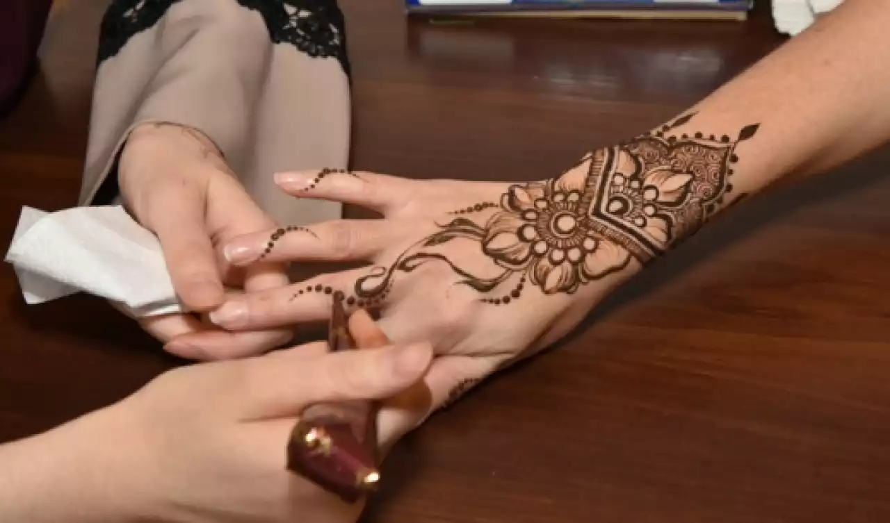 Қынамен сурет салу да бір өнер