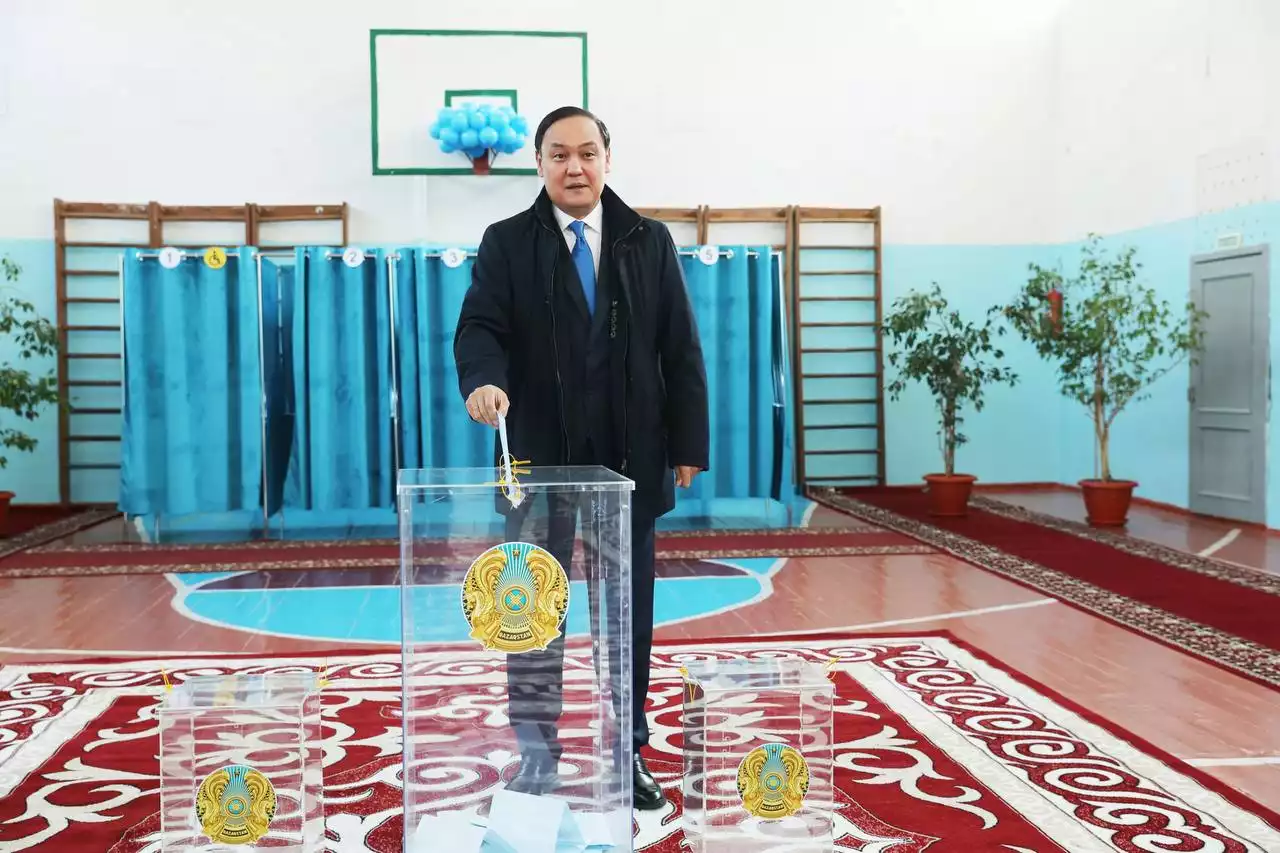 Ербол Қарашөкеев референдумда өз таңдауын жасады