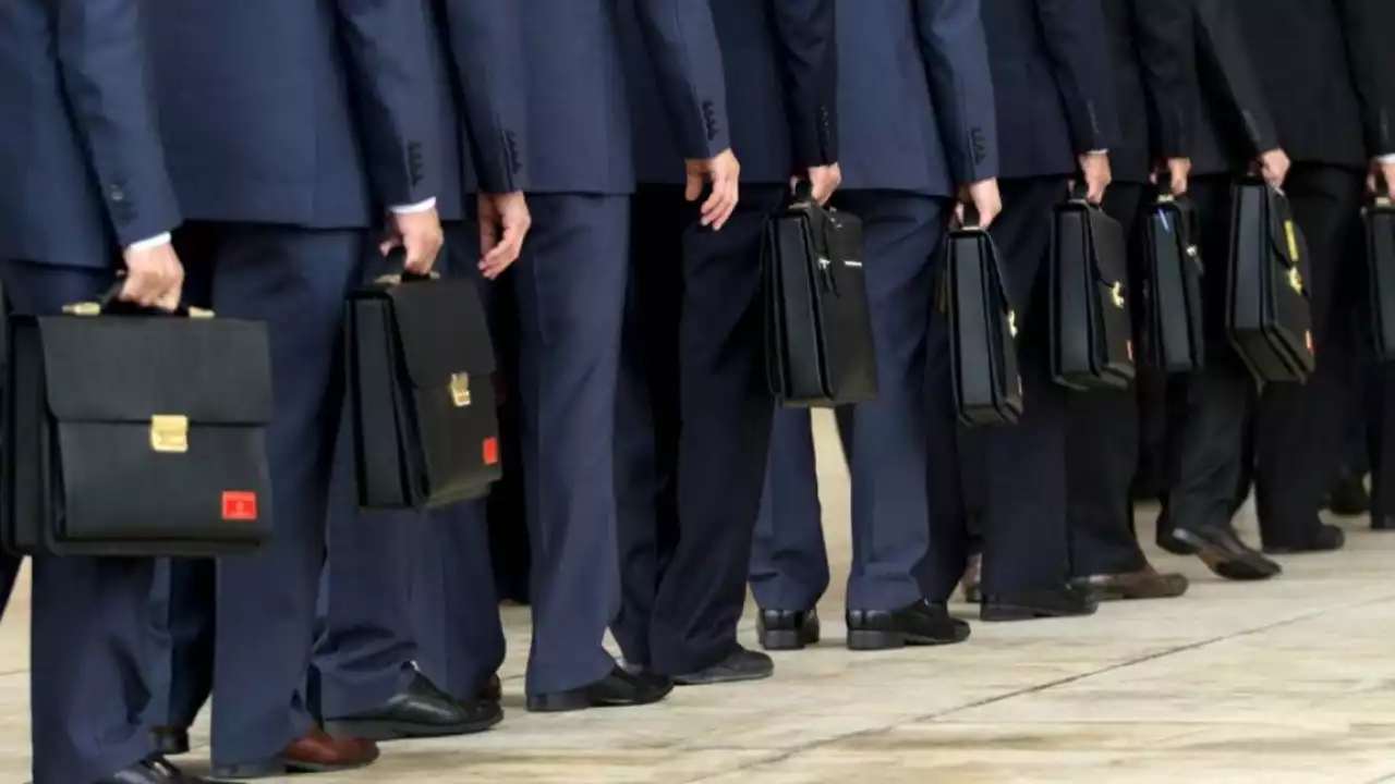 Жамбыл облысында жол қауіпсіздігіне жауапсыз қараған 100-ден астам шенеунік жазаланды