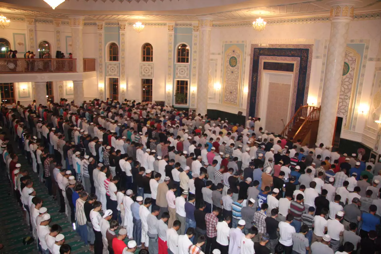 Отыз күн оразаның бір айты бар