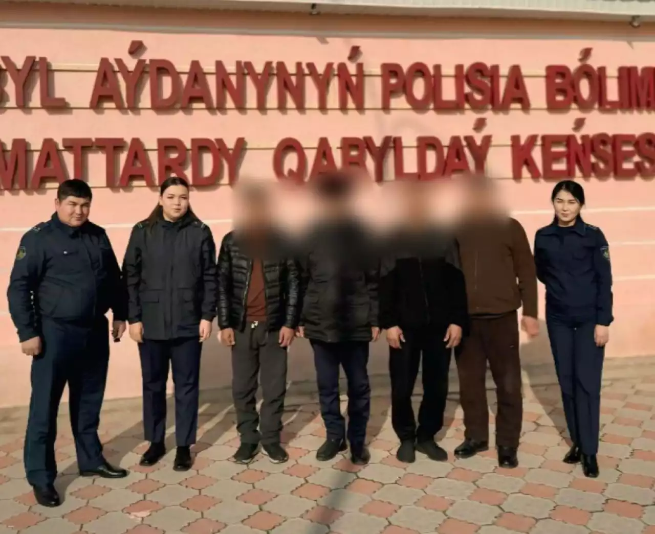 Таразда төрт сотталған азамат құжаттандырылды