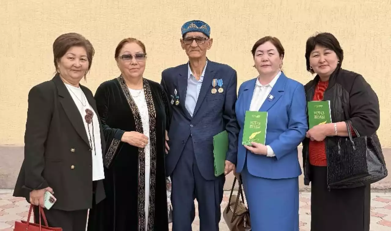 «Ұстаз жолы» оқырманға жол тартты