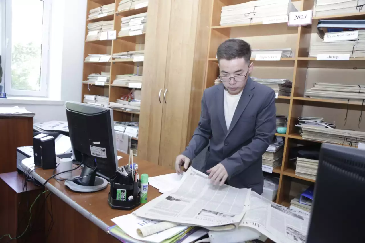 Кітапханашы болу қиын ба?