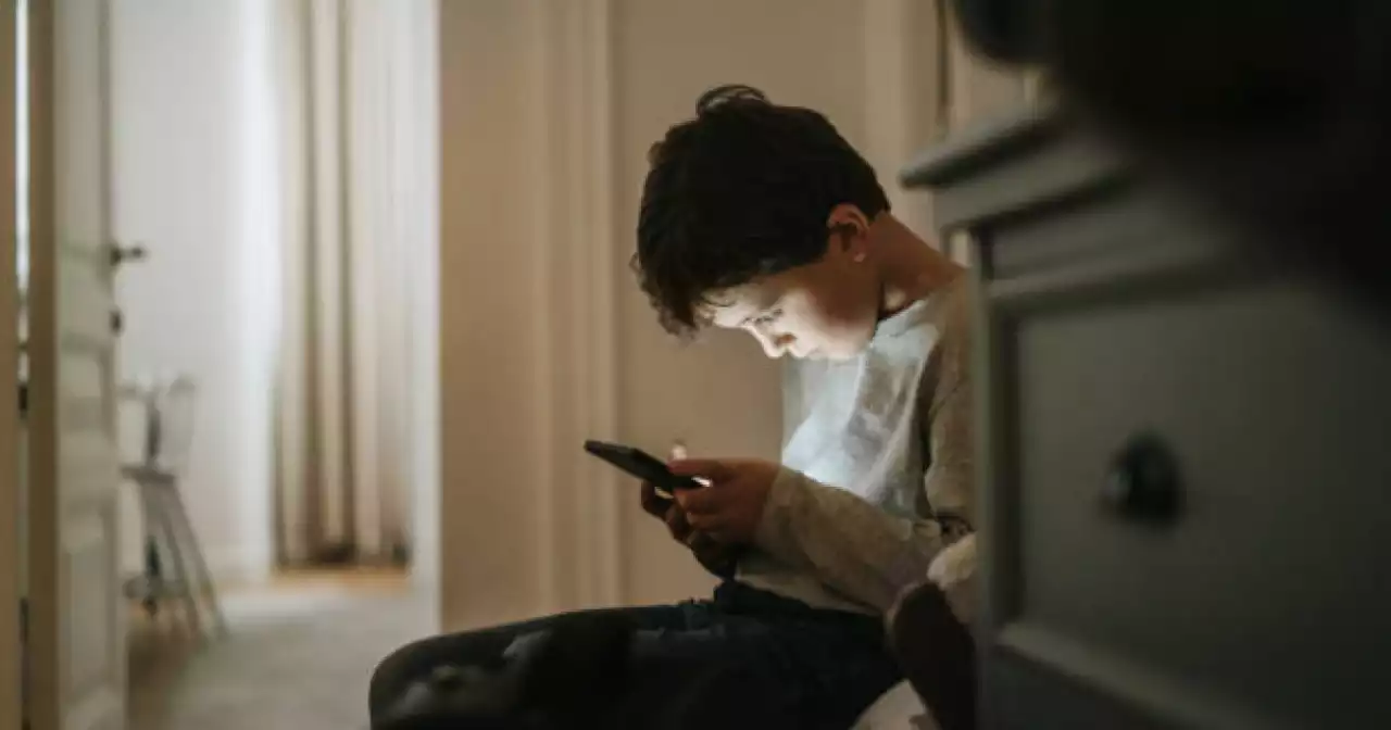 Смартфонға тәуелділік: мәселе ме, әлде қажеттілік пе?